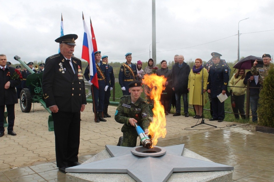 В поселке Дедовичи Псковской области подключили к сетевому газу Вечный огонь