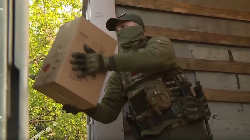 20 тонн груза передали псковским десантникам в зону СВО