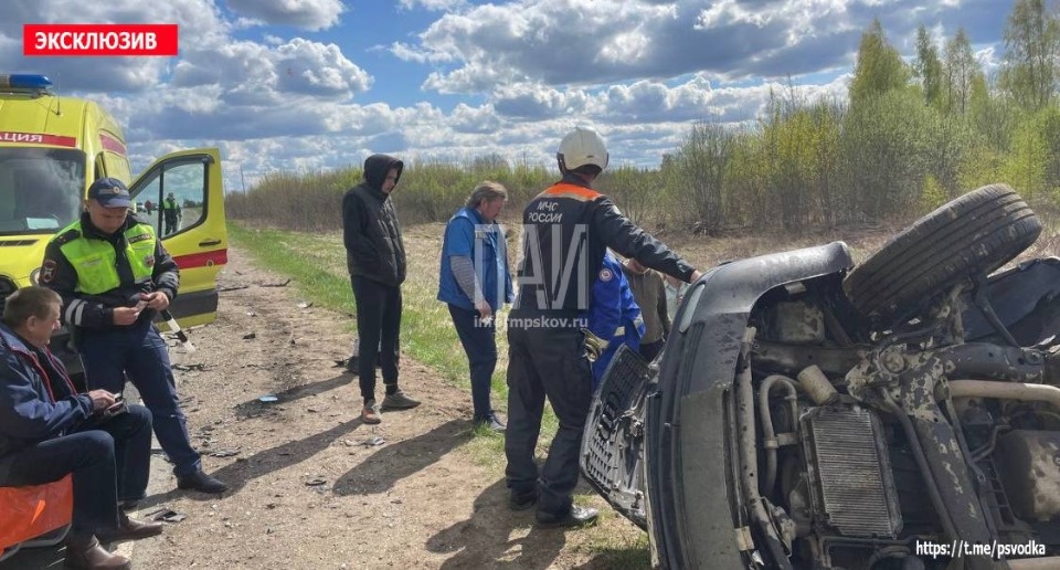 В аварии в Псковской районе пострадали четыре человека