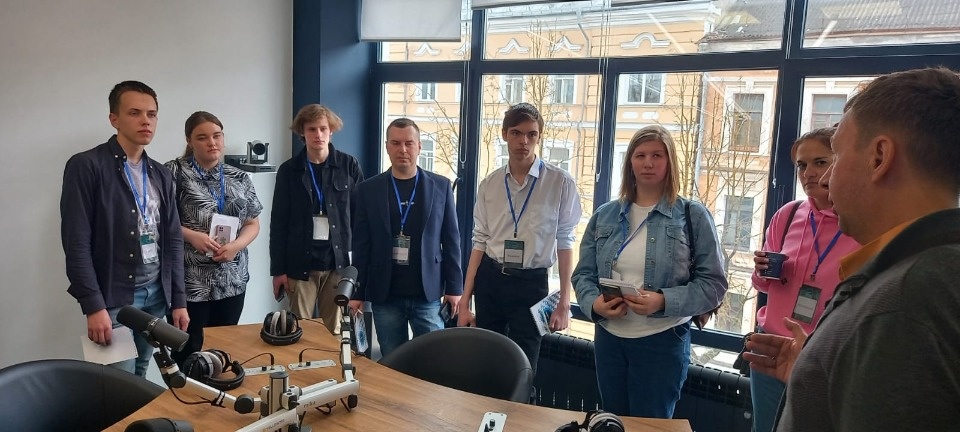 Занятия на базе Издательского дома «Медиацентр 60» провели для участников Школы медиа «МедиаМол»