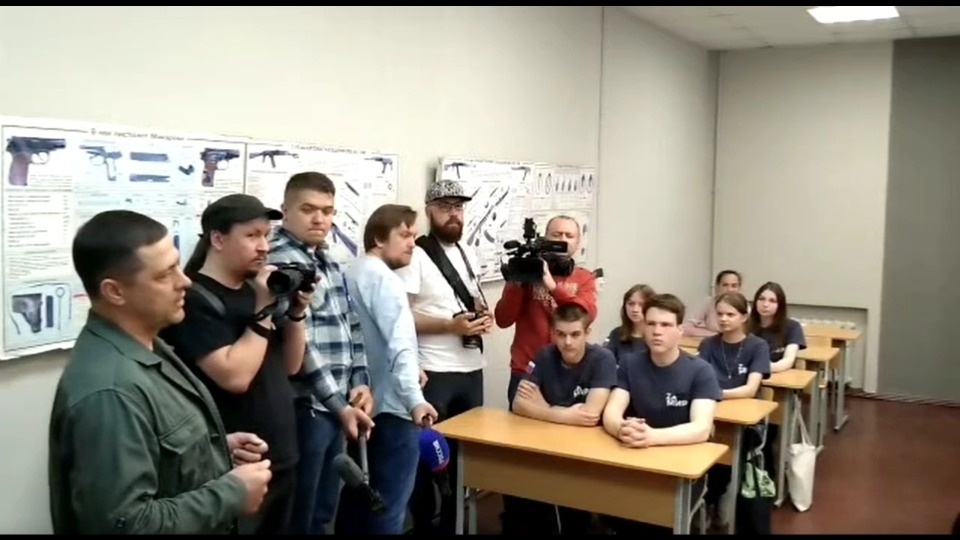 Губернатор посетил открывшийся Центр военно-спортивной подготовки в Пскове Губернатор посетил открывшийся Центр военно-спортивной подготовки в Пскове