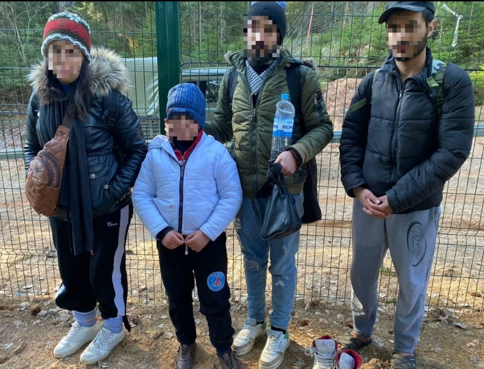 Четверо жителей Аравийского полуострова пытались незаконно пересечь госграницу в Псковской области