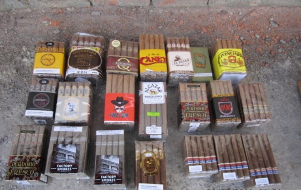 Псковские таможенники выявили незадекларированный товар в багажнике Лексуса