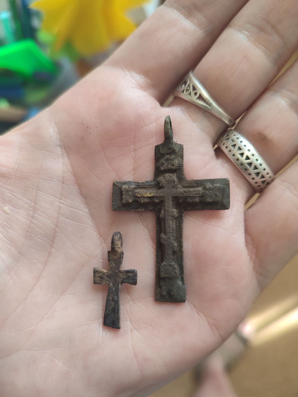 Археологи определят порубочную дату обнаруженной деревянной мостовой в Печорах Археологи определят порубочную дату обнаруженной деревянной мостовой в Печорах