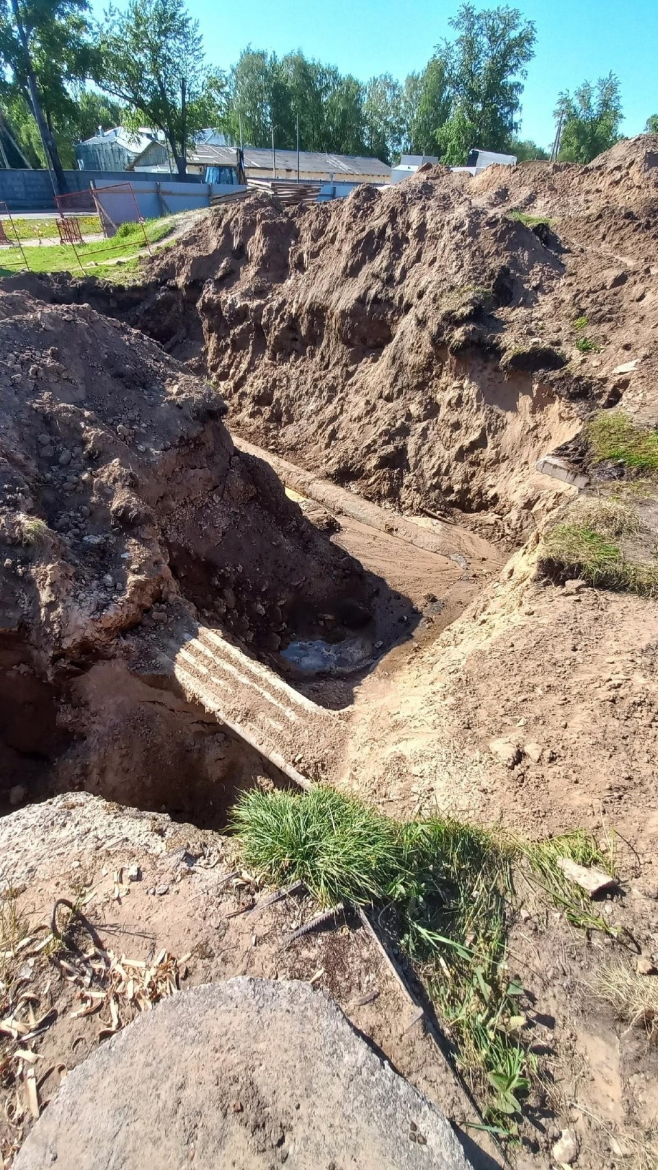На улице Генерала Маргелова в Пскове началась замена магистрального водопровода На улице Генерала Маргелова в Пскове началась замена магистрального водопровода