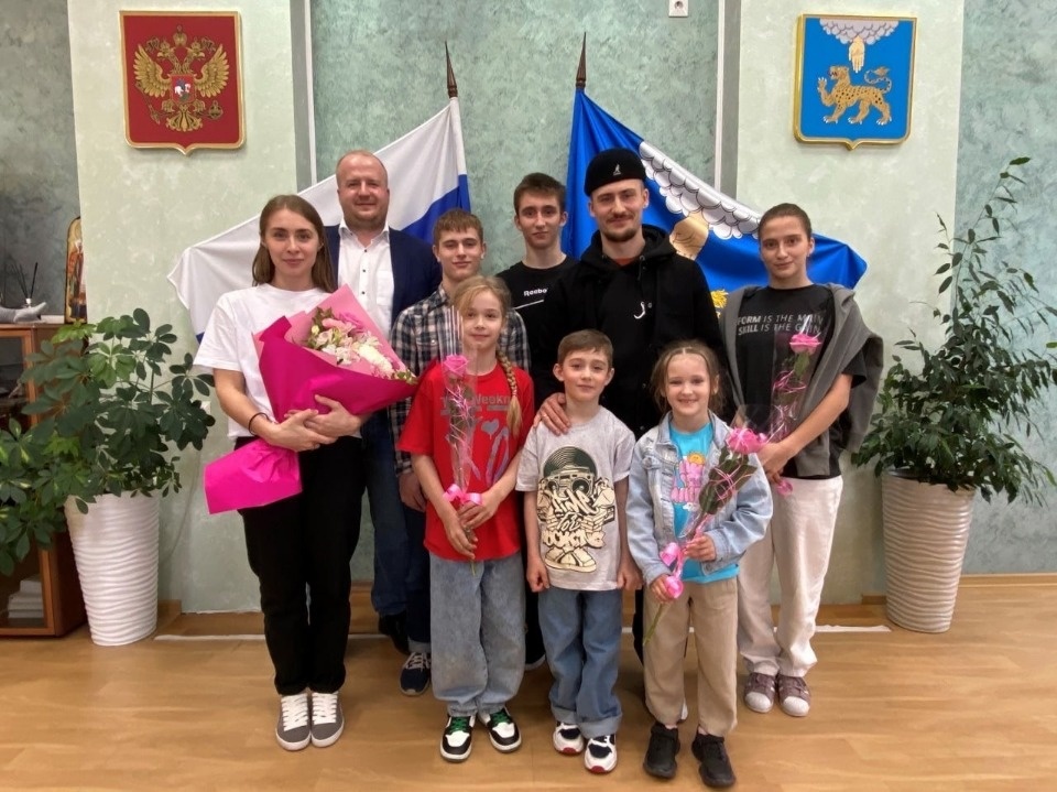 Тренеры и спортсмены из центра «…Хоть Отбавляй!» встретились с главой Пскова