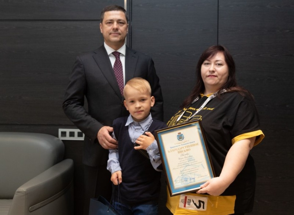 Михаил Ведерников поблагодарил второклассника из Плюссы за спасение девочки из воды