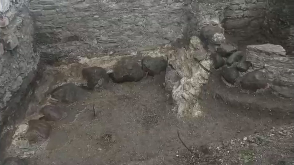 Следы реставрации обнаружили археологи у церкви Архангела Михаила в Пскове Следы реставрации обнаружили археологи у церкви Архангела Михаила в Пскове