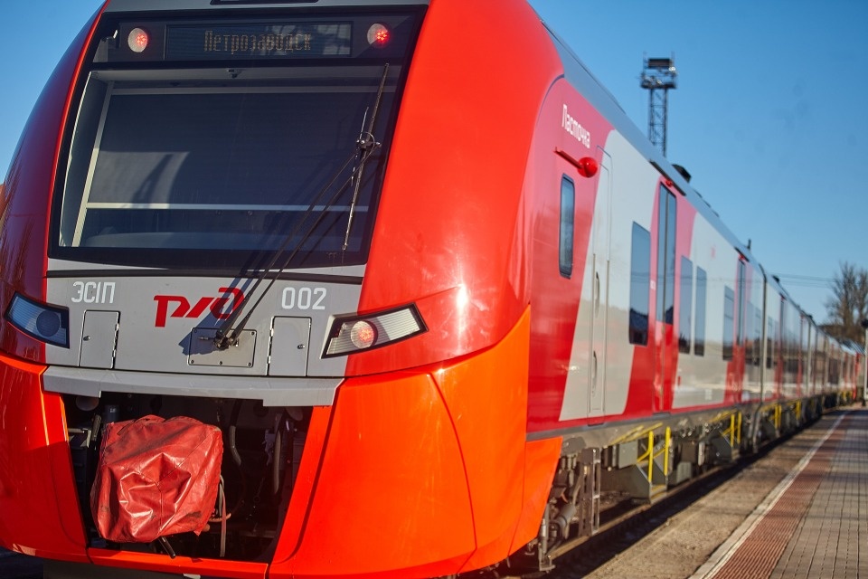 Летом ночной поезд из Петрозаводска будет еженедельно курсировать до Пскова Летом ночной поезд из Петрозаводска будет еженедельно курсировать до Пскова