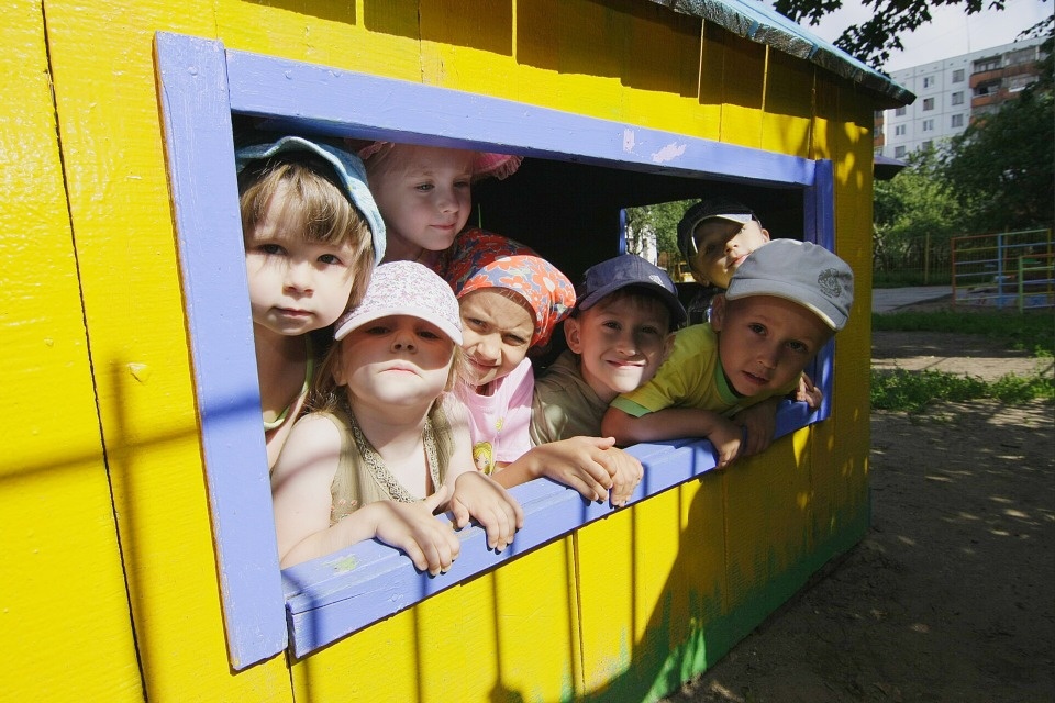 Более 16 тысяч детей Псковской области отправятся в летние лагеря 