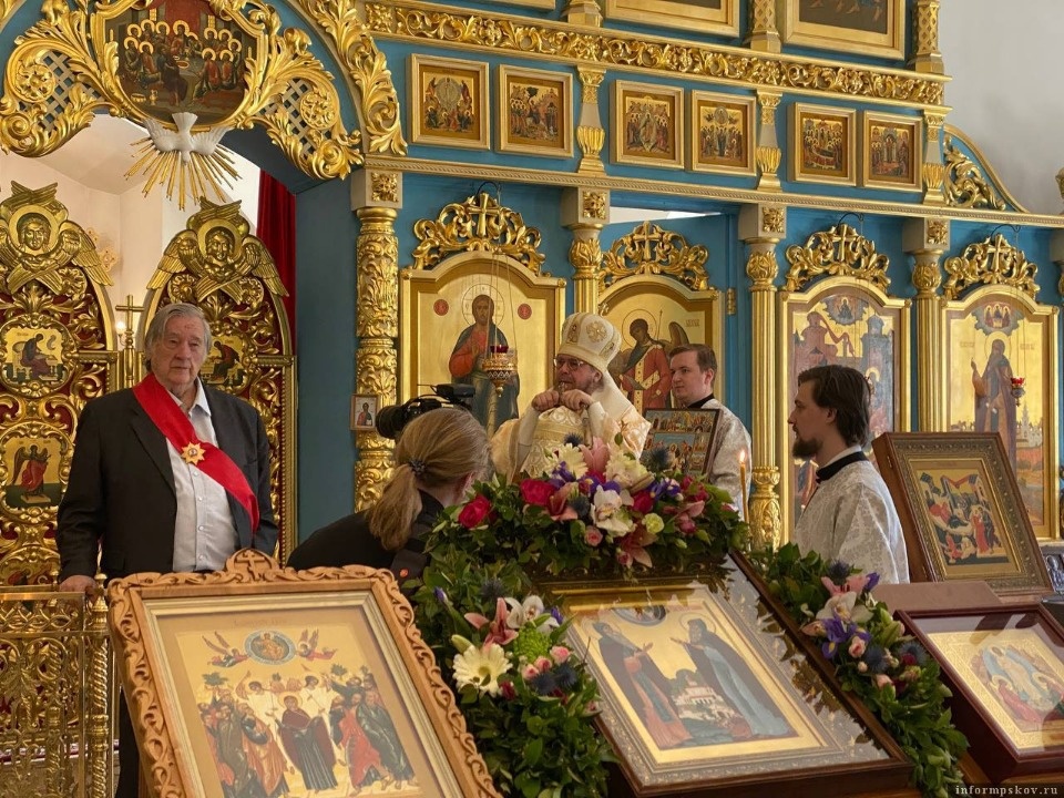 Орденом Александра Невского наградили публициста Александра Проханова Орденом Александра Невского наградили публициста Александра Проханова