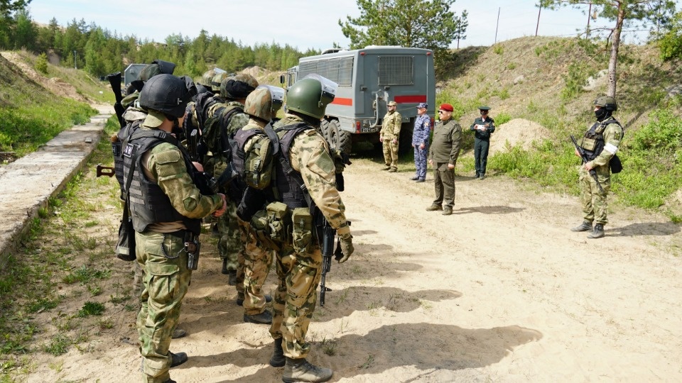 Командующий Северо-Западным округом Росгвардии проверил готовность подразделений в Псковской области 