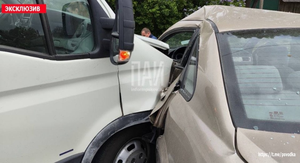 В Плюсском районе в результате ДТП госпитализировали водителя