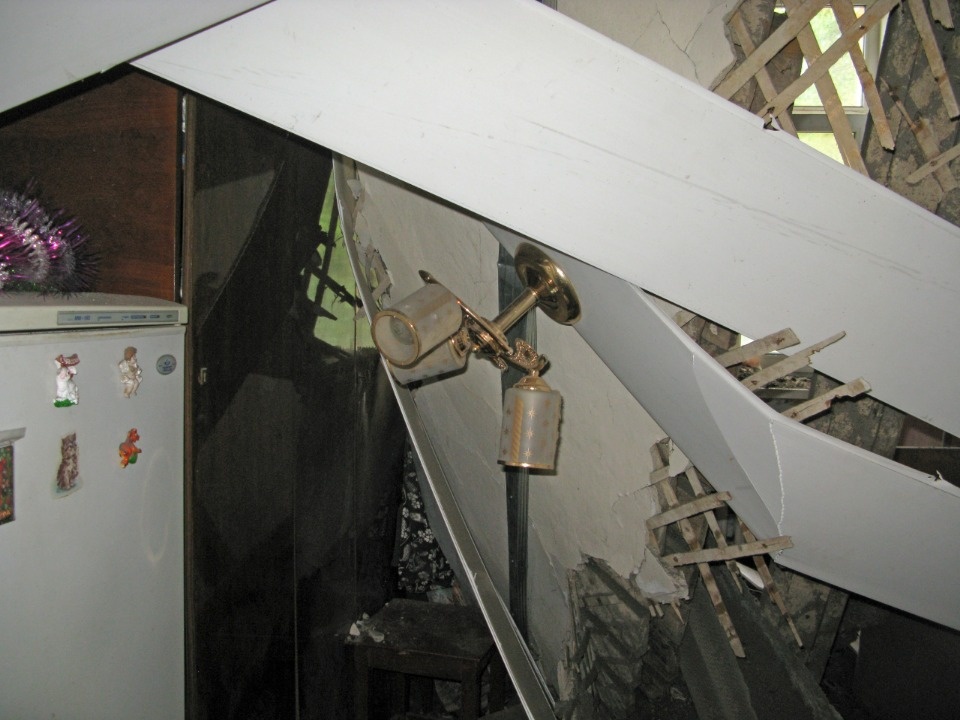 Обрушившееся перекрытие в доме в поселке Заплюсье отремонтируют