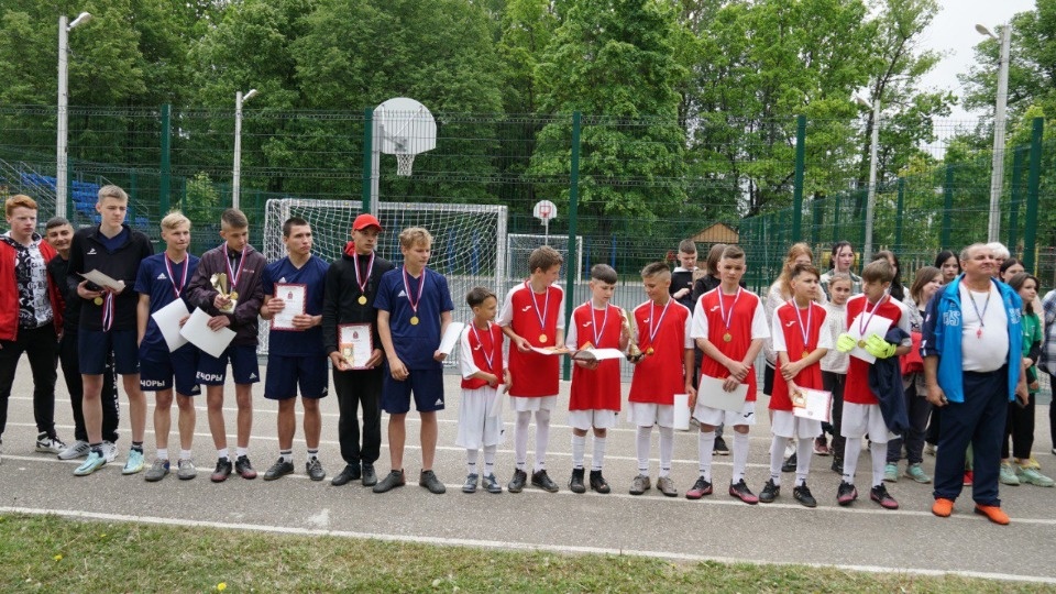 Псковские росгвардейцы организовали спортивный праздник для детей