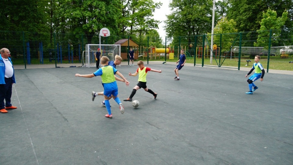 Псковские росгвардейцы организовали спортивный праздник для детей