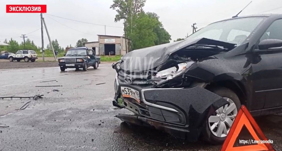 Два человека пострадали в результате ДТП в Локнянском районе Два человека пострадали в результате ДТП в Локнянском районе