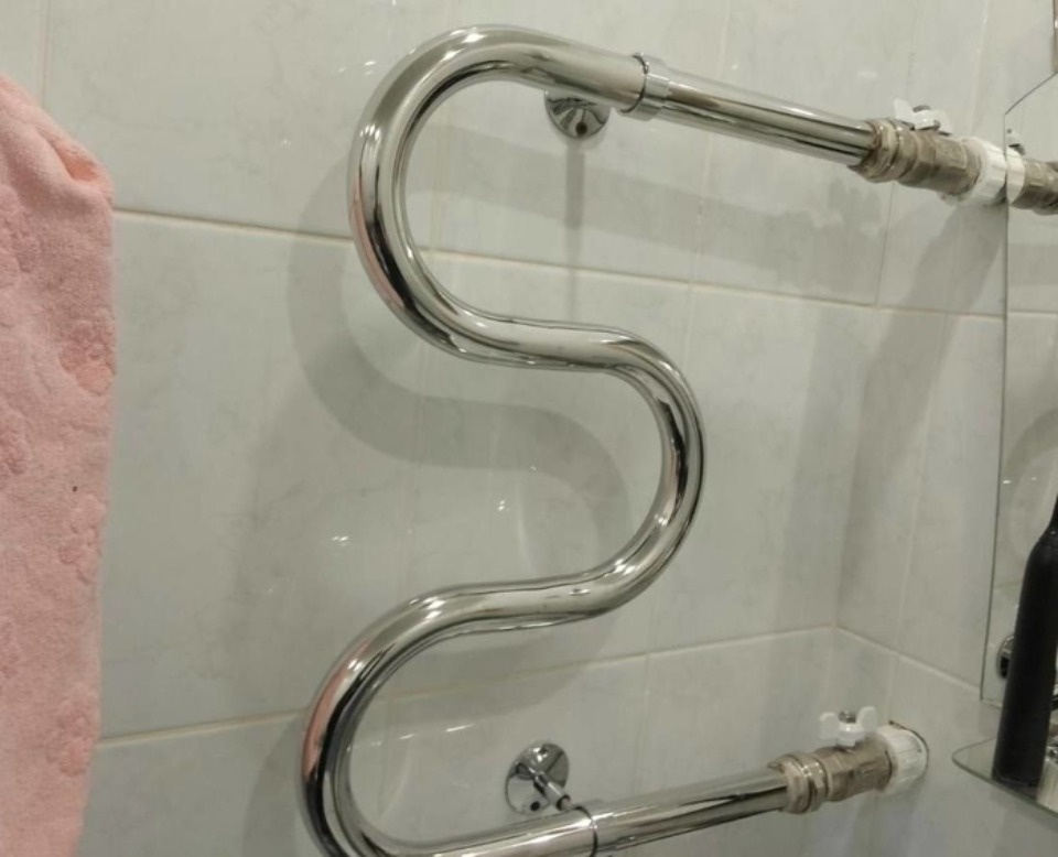 В доме на улице Труда в Пскове отремонтировали систему горячего водоснабжения