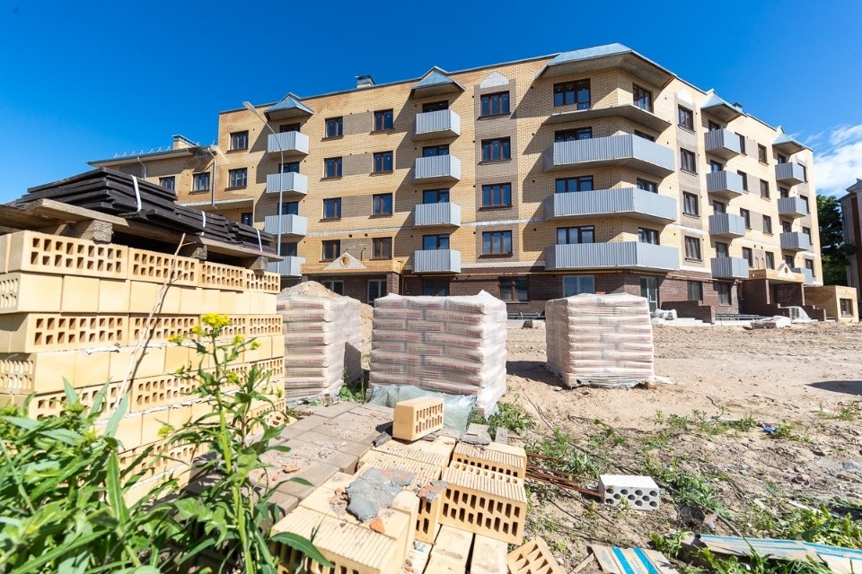 В Пскове довольно скоро завершится строительство многоквартирного дома на Петровской, 4б 