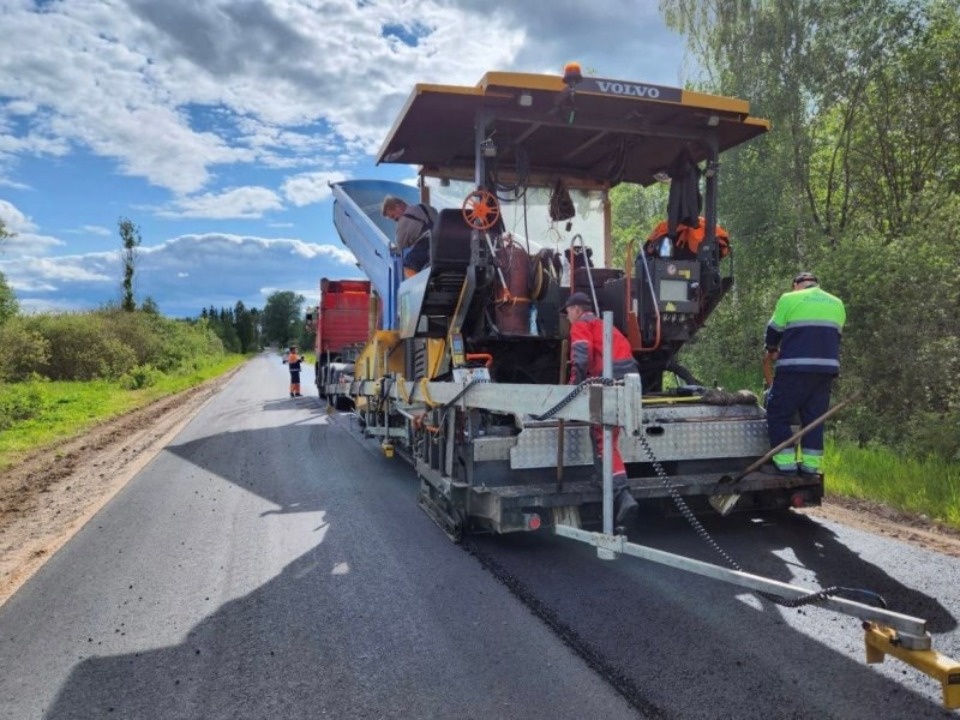 Ремонт участка дороги Быстроникольское — Черская проводится в Псковском районе Ремонт участка дороги Быстроникольское — Черская проводится в Псковском районе