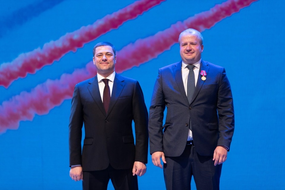 Главе Пскова Борису Елкину вручили медаль Александра Невского