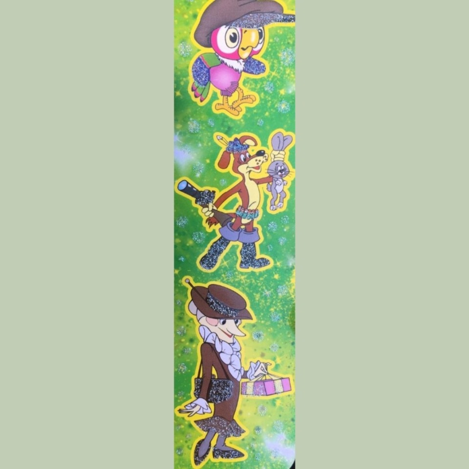 Псковский предприниматель выплатит штраф за продажу закладки с Шапокляк и попугаем Кешей 