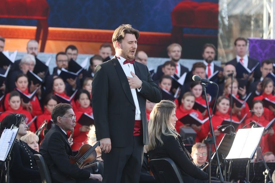 Лучше хором