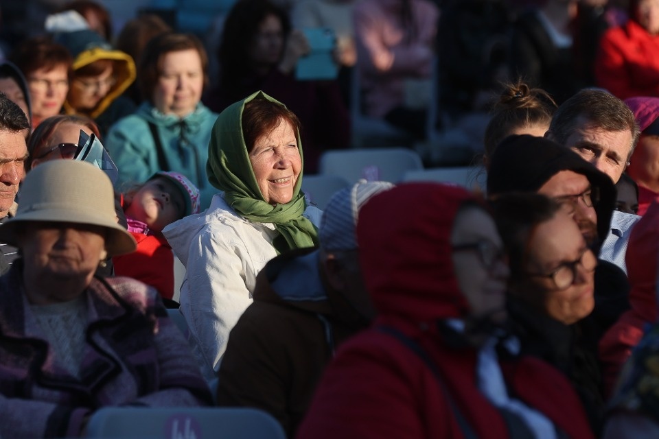 Лучше хором