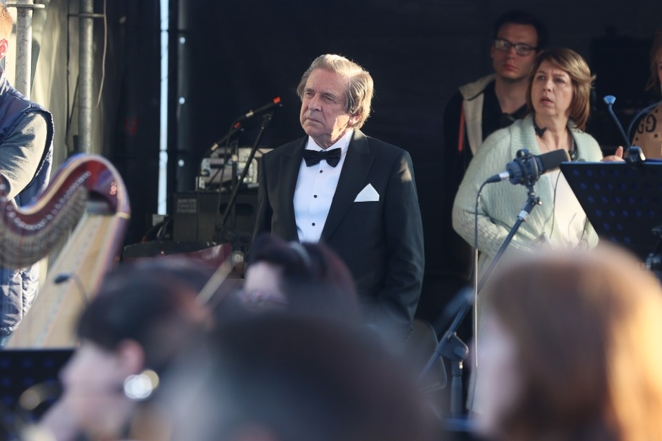 Лучше хором