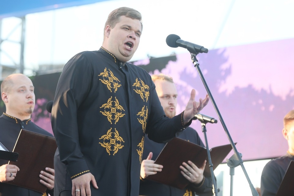 Лучше хором