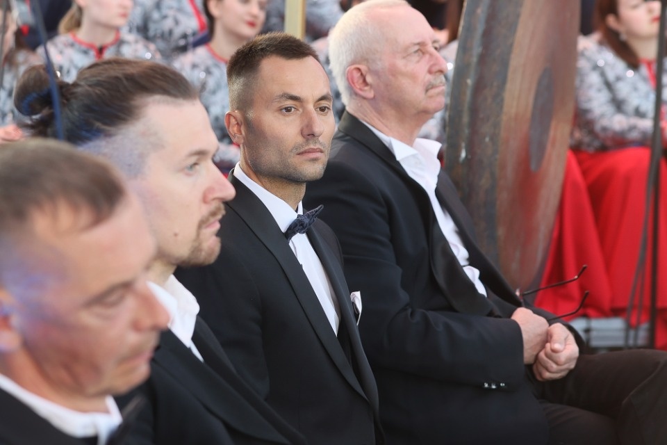 Лучше хором