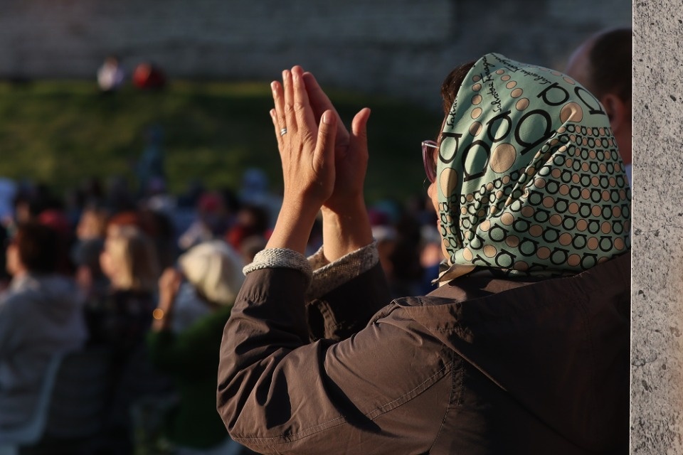 Лучше хором