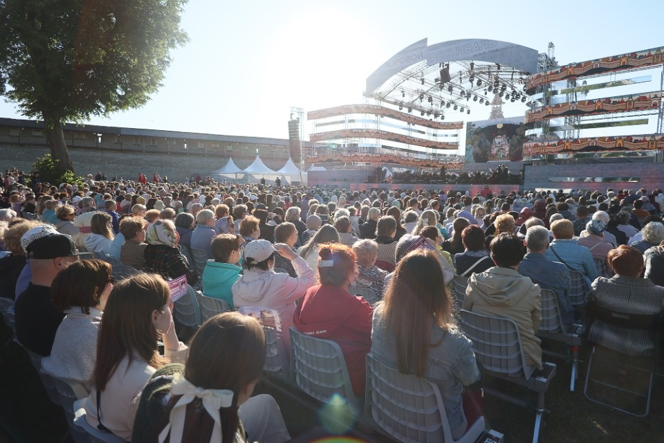 Лучше хором