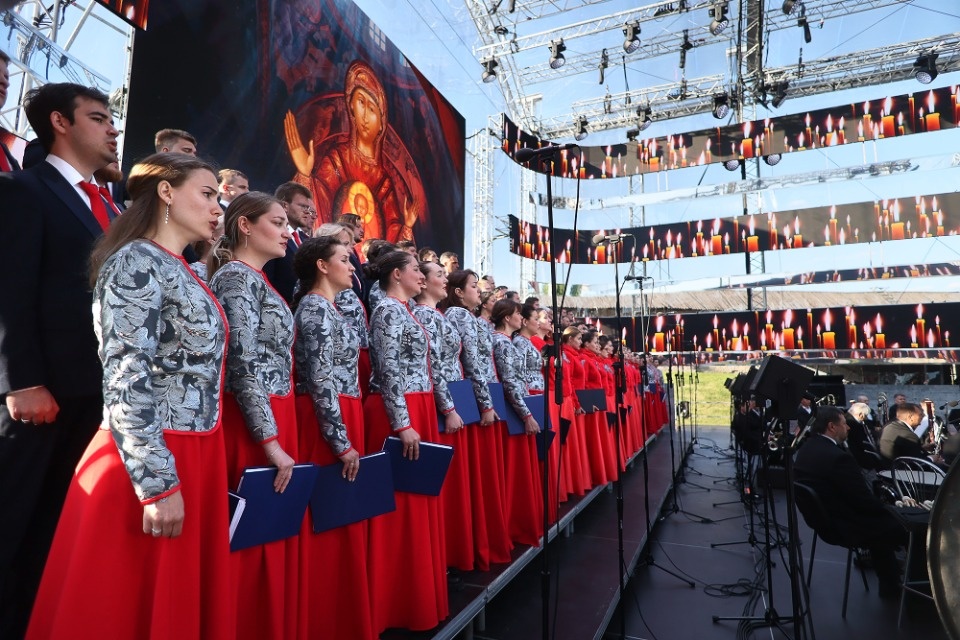 Лучше хором