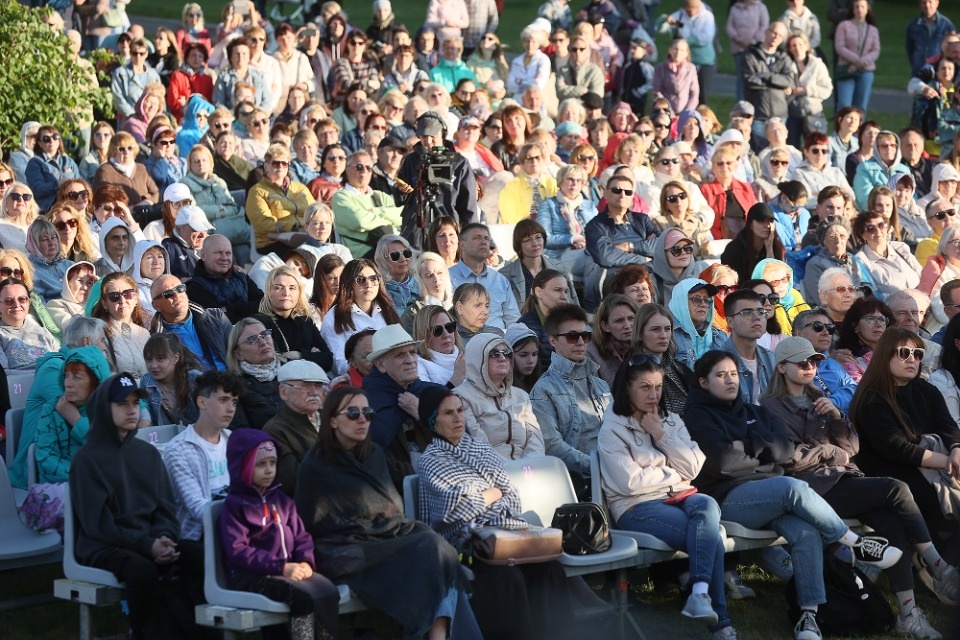 Лучше хором