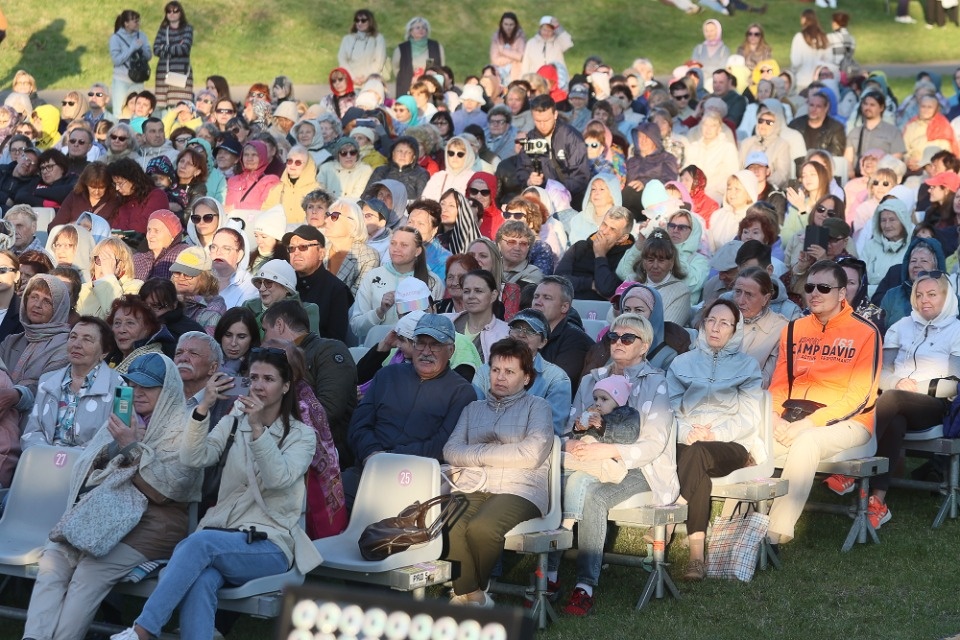 Лучше хором