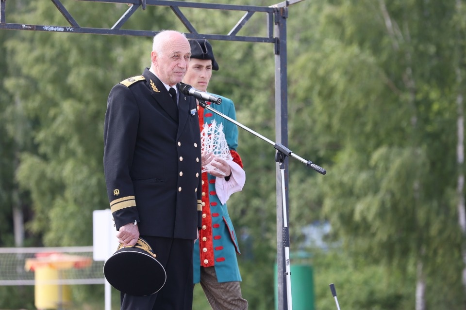 На всех парусах