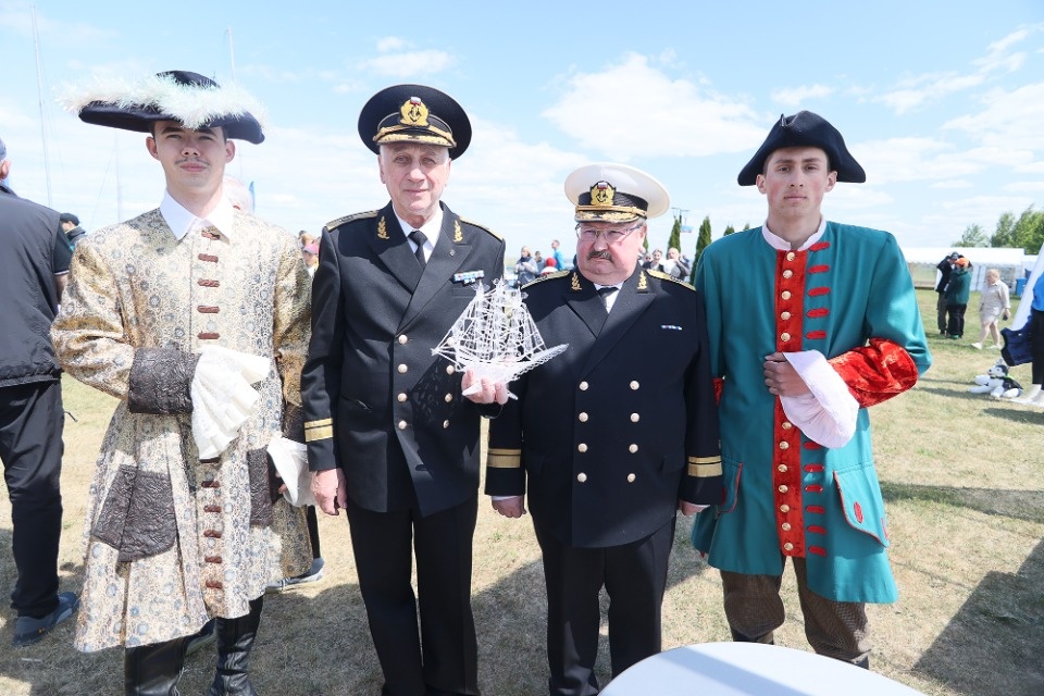 На всех парусах