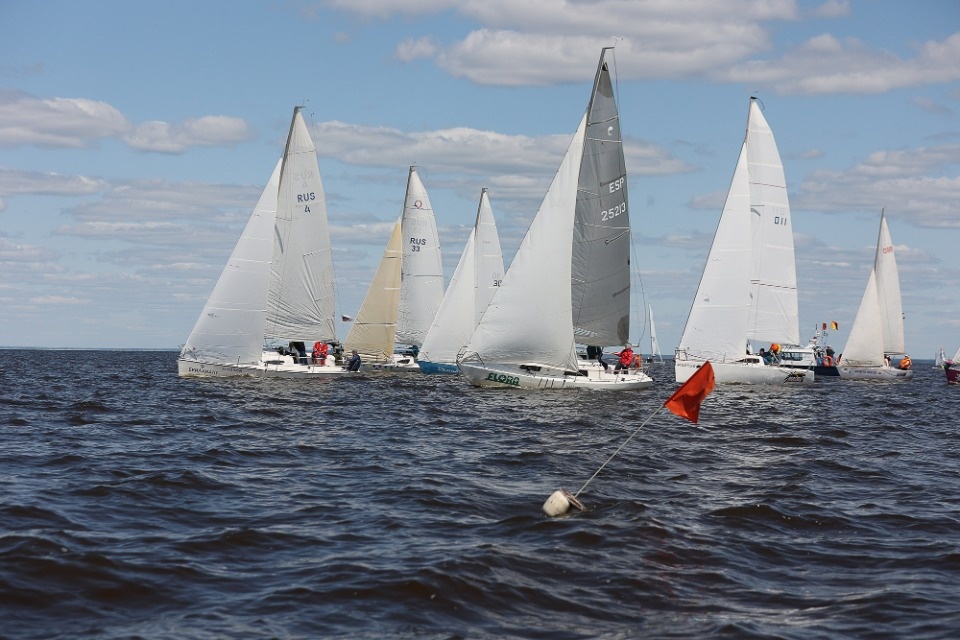 На всех парусах