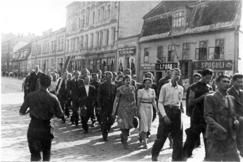 В июне 41-го. Первые дни войны