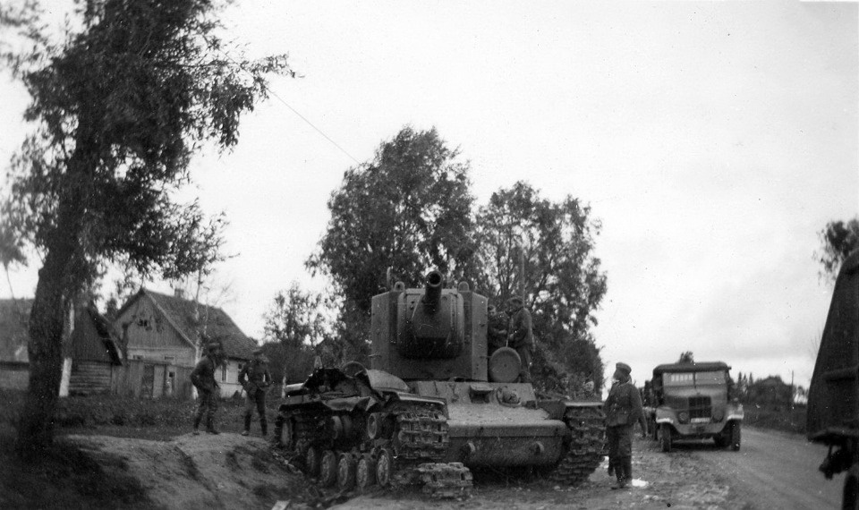 В июне 41-го. Первые дни войны