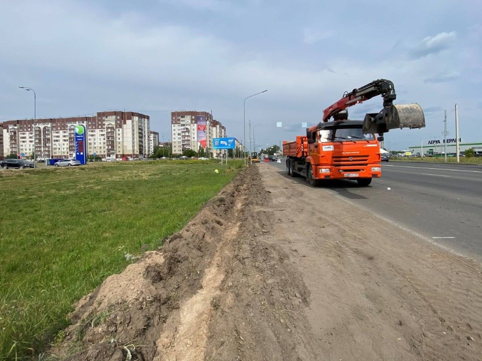 В Пскове начали строительство тротуаров к ТЦ «Фьорд Плаза»