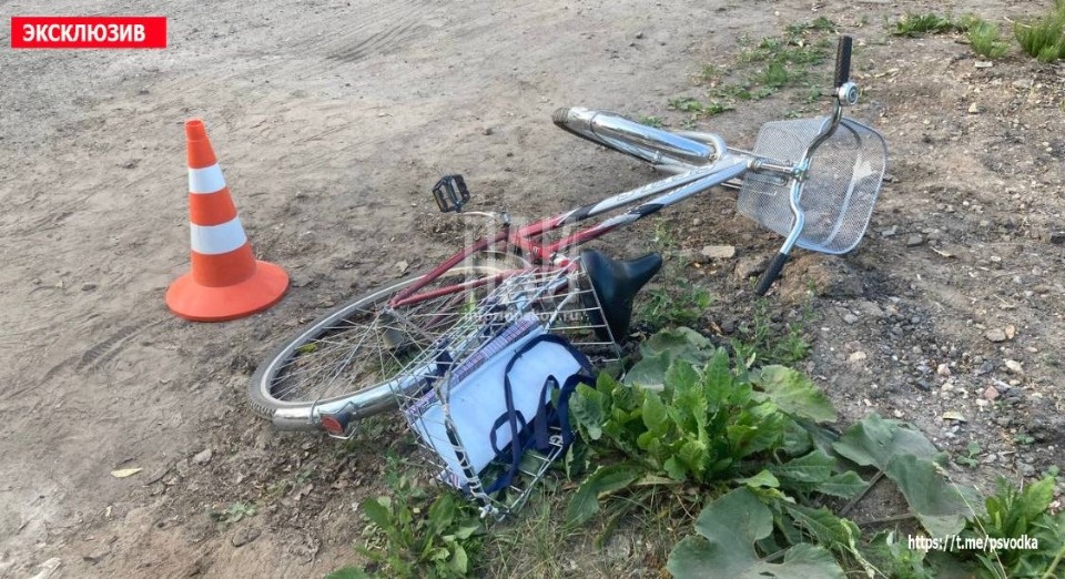 80-летнюю велосипедистку сбили в Великих Луках