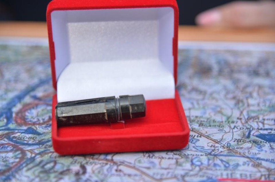 Медальон погибшего в Невельском районе красноармейца вручили его правнучке в Перми