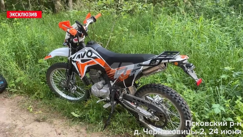 В Псковском районе пьяного мотоциклиста транспортировали через реку для госпитализации