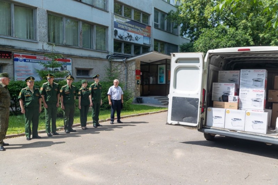Новой оргтехникой доукомплектовали военный комиссариат Псковской области