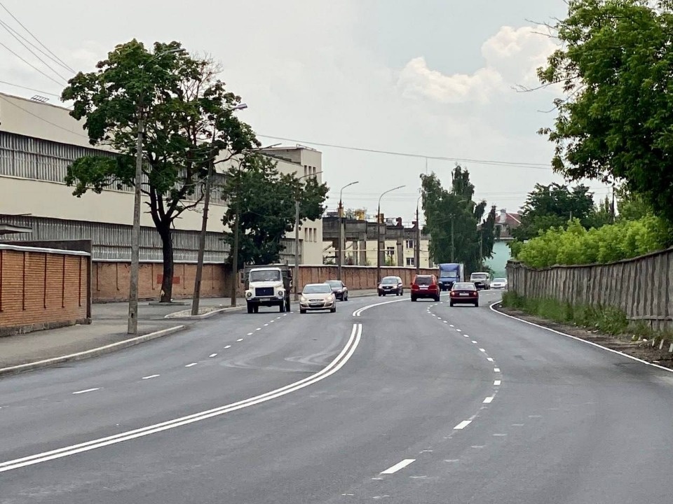 В Пскове раньше срока отремонтировали улицу 128-й Стрелковой Дивизии В Пскове раньше срока отремонтировали улицу 128-й Стрелковой Дивизии