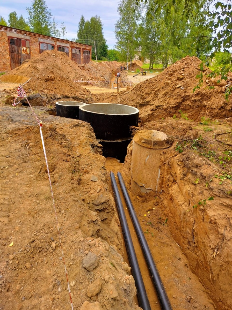 Продолжается строительство новых тепловых сетей в Кунье