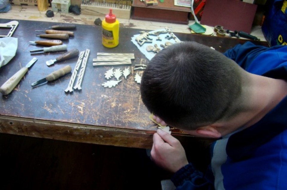 Изготовленные осужденными элементы декора установят в нацпарке «Себежский»