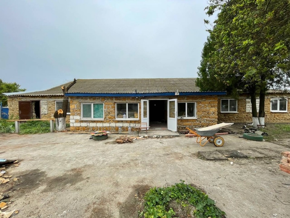 Строители из Псковской области участвуют в ремонте херсонского детского сада «Солнышко»